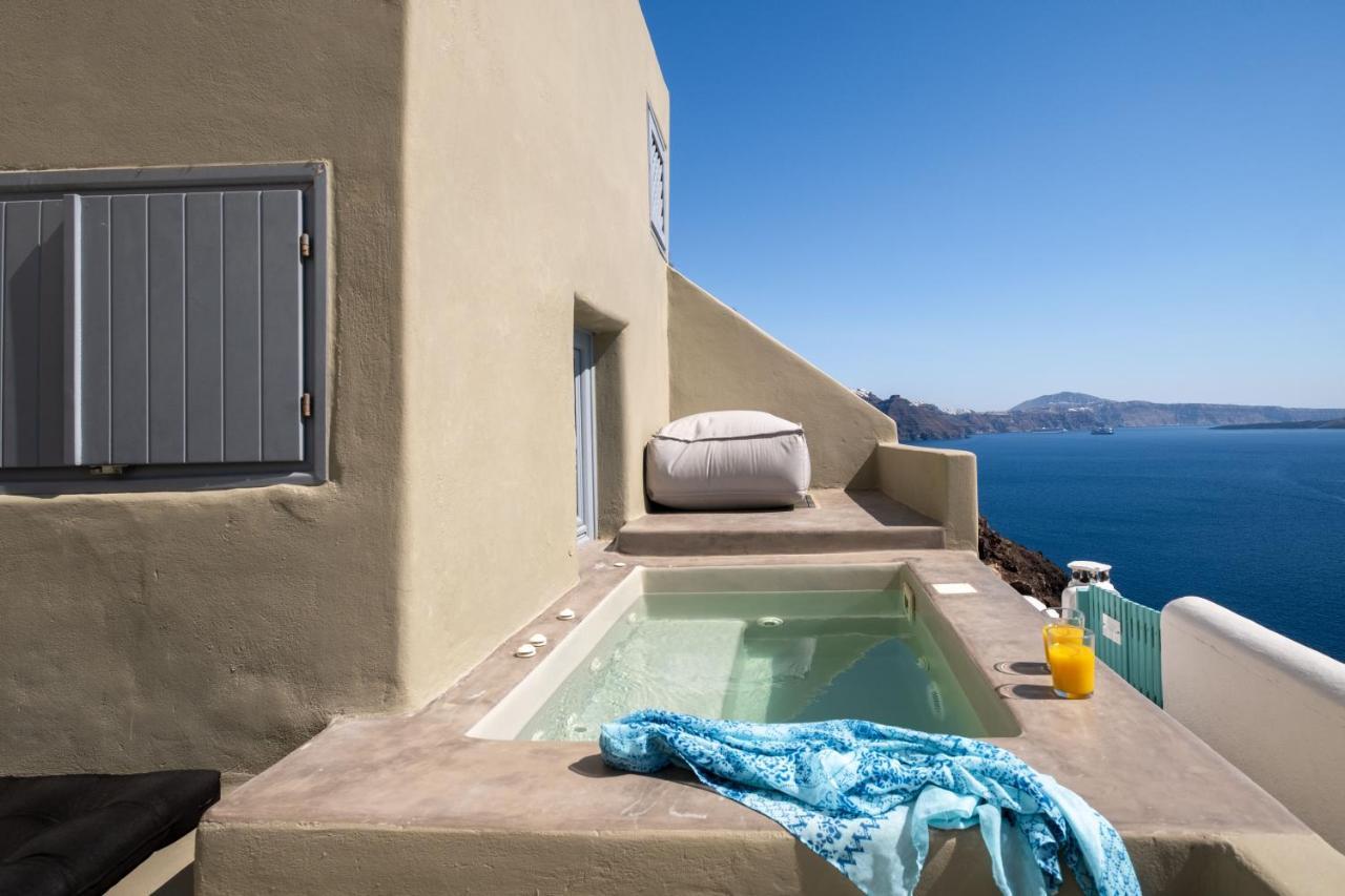 Santoroia Luxury Suites By Caldera Houses Exterior photo