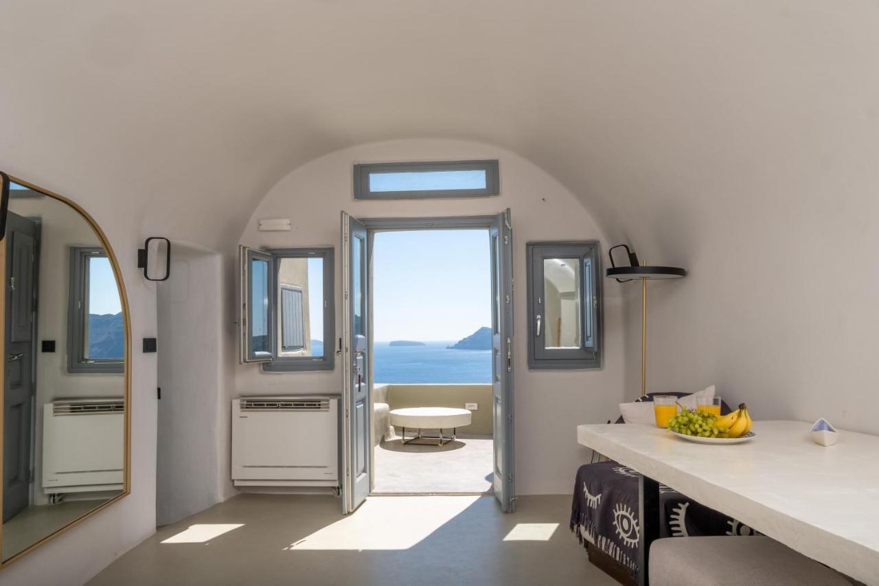 Santoroia Luxury Suites By Caldera Houses Exterior photo