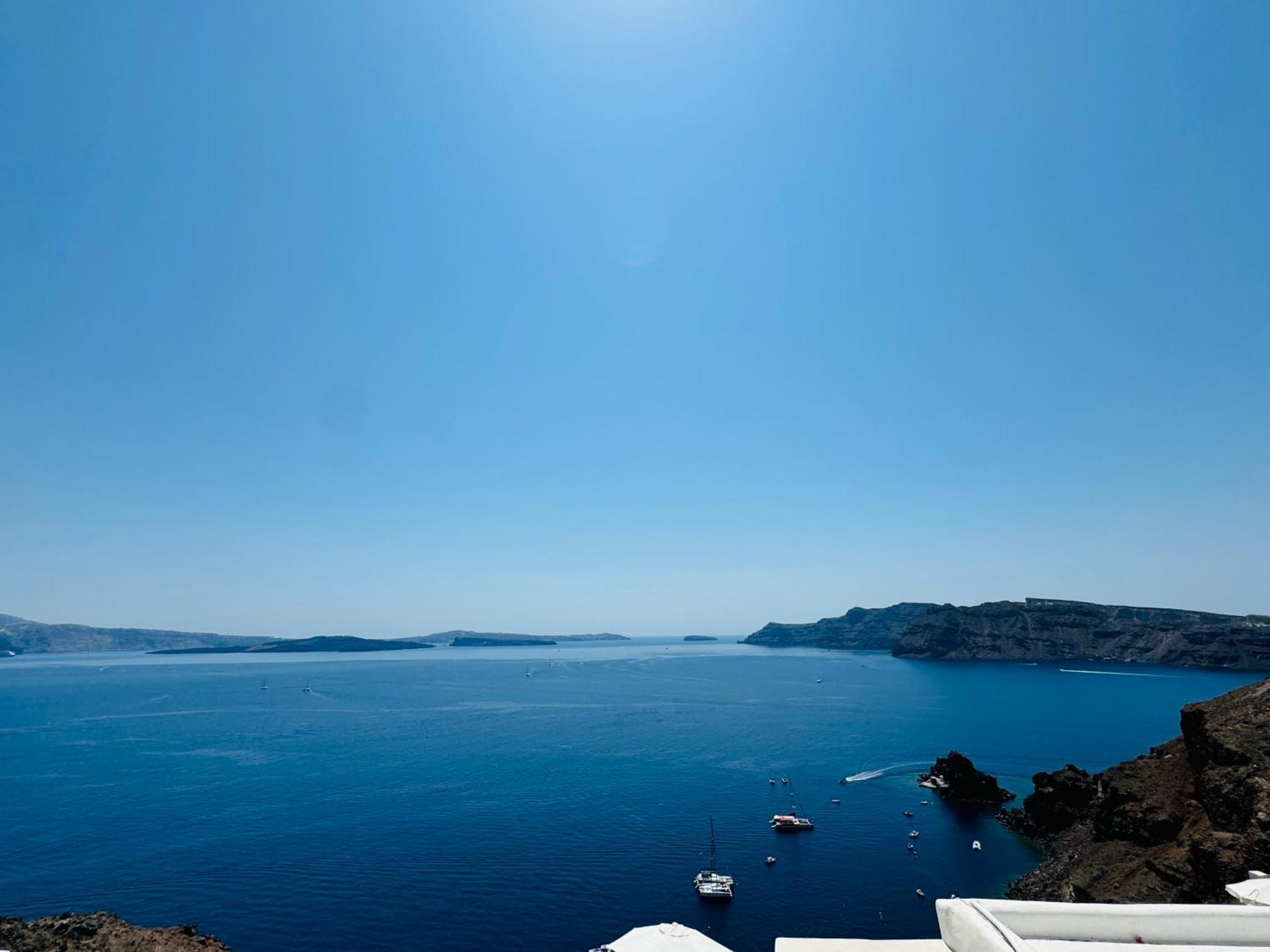 Santoroia Luxury Suites By Caldera Houses Exterior photo