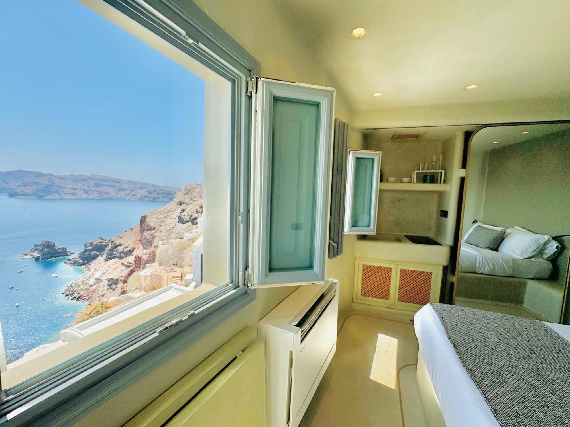 Santoroia Luxury Suites By Caldera Houses Exterior photo