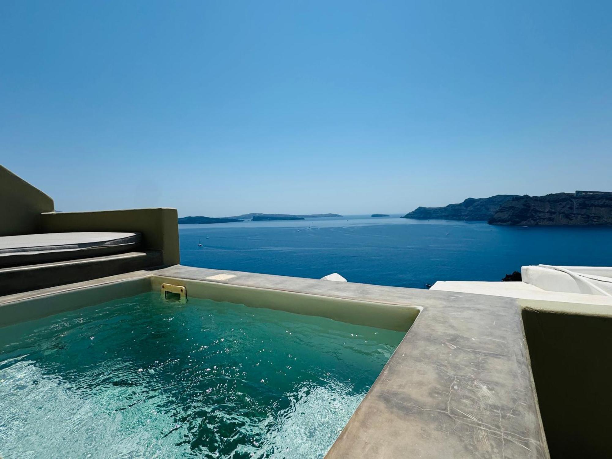 Santoroia Luxury Suites By Caldera Houses Exterior photo