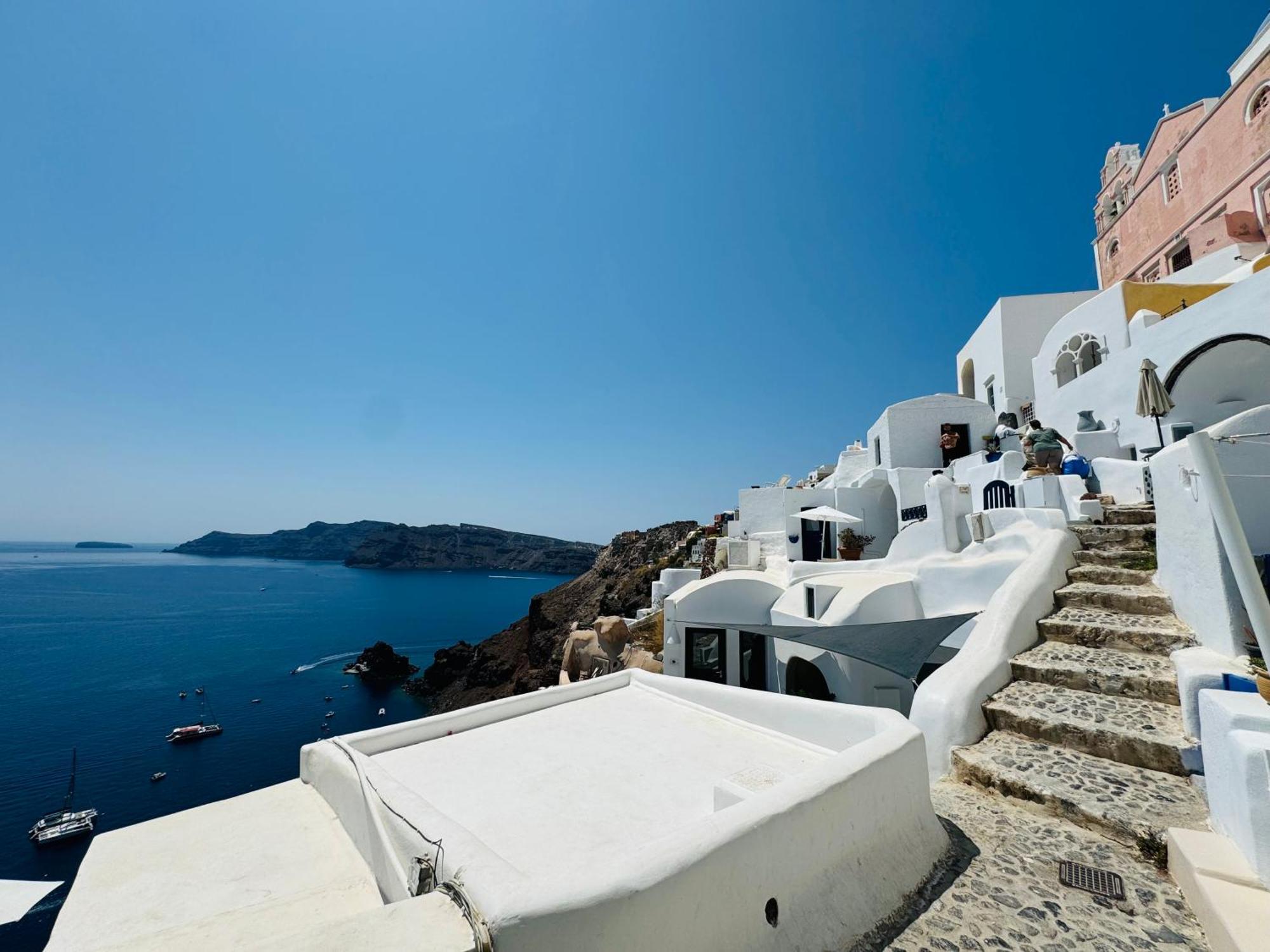 Santoroia Luxury Suites By Caldera Houses Exterior photo