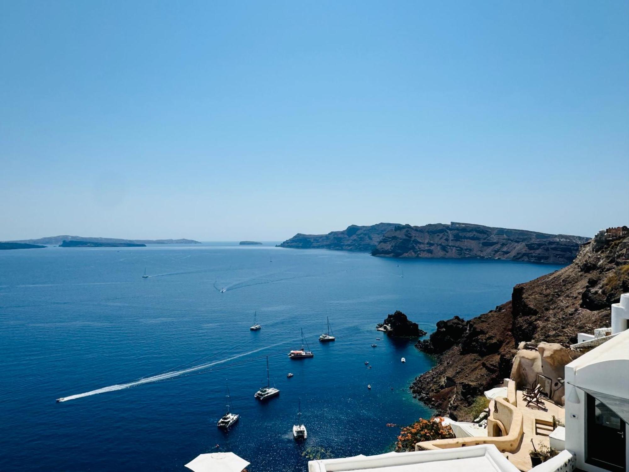 Santoroia Luxury Suites By Caldera Houses Exterior photo