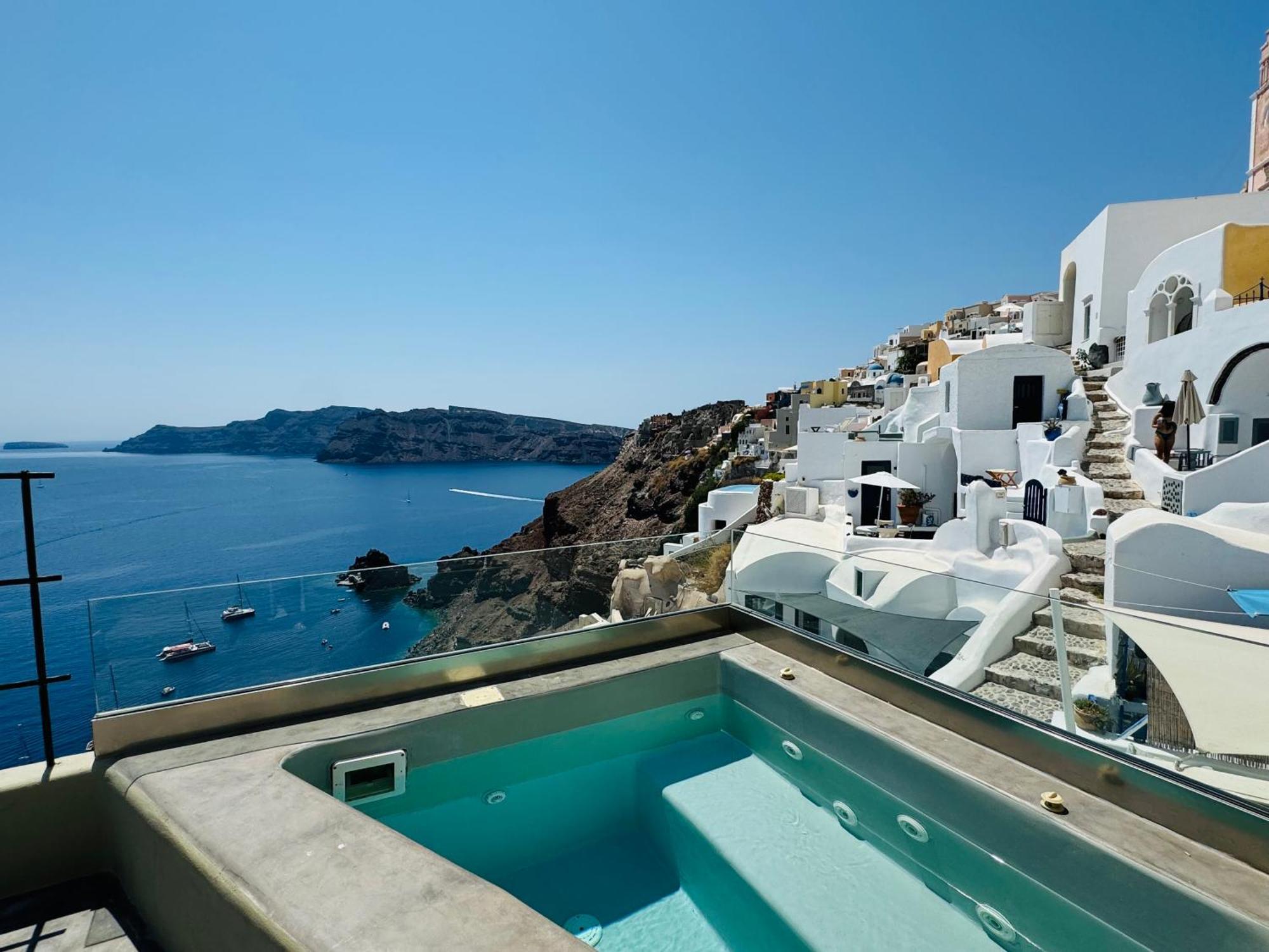 Santoroia Luxury Suites By Caldera Houses Exterior photo