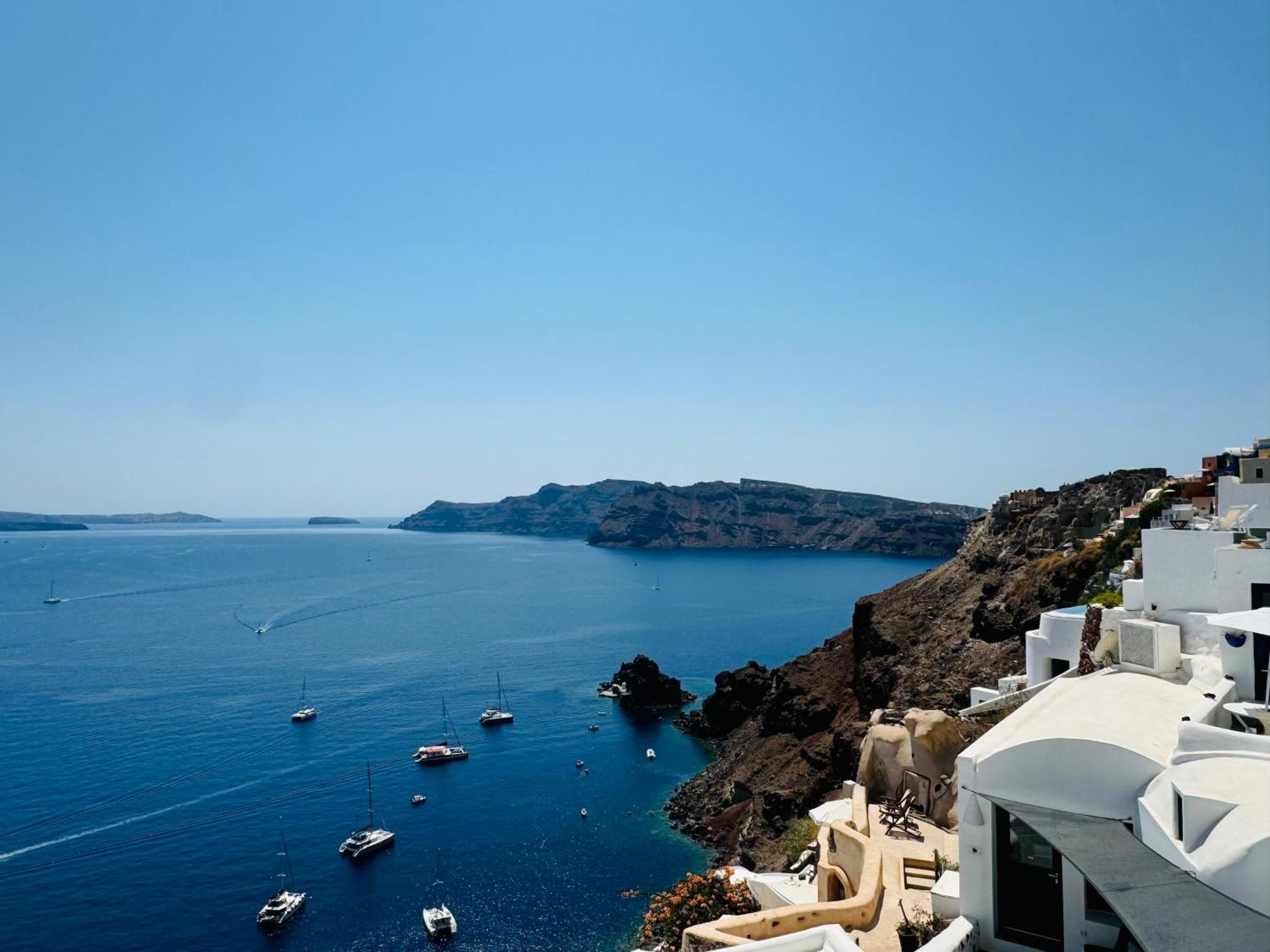 Santoroia Luxury Suites By Caldera Houses Exterior photo