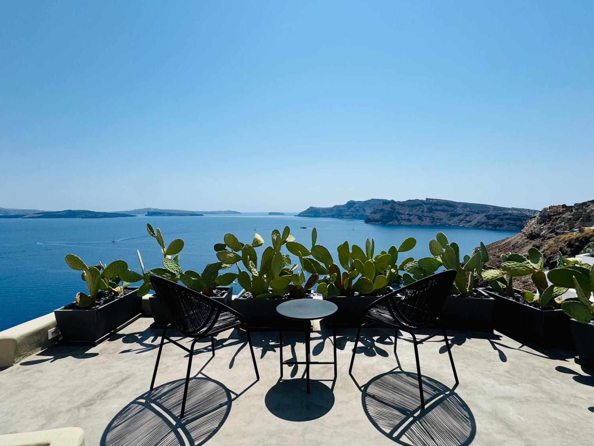 Santoroia Luxury Suites By Caldera Houses Exterior photo